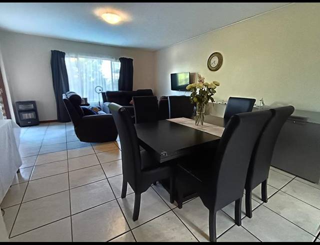 2 BEDROOM APARTMENT FOR SALE IN HOWICK CENTRAL